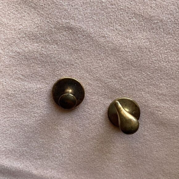 Lovely Vintage MOP Round Buttons in Gold finish SET of 2, Unmarked - Picture 2 of 3